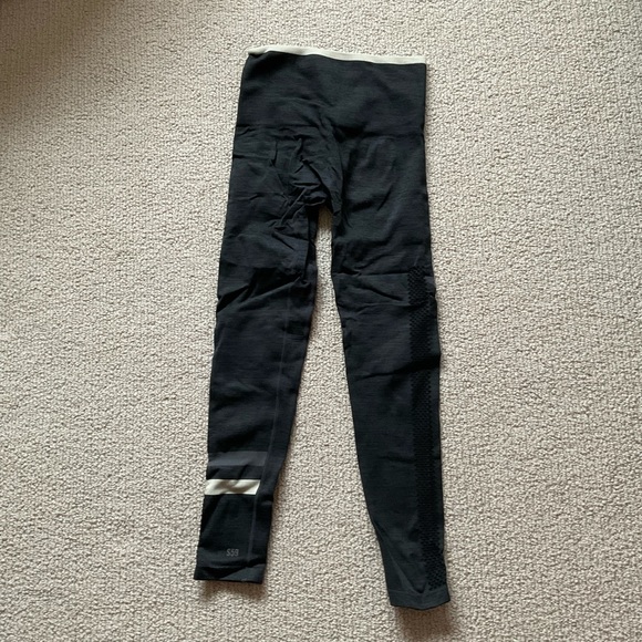 Splits59 High Waisted Detailed Leggings - Picture 2 of 2